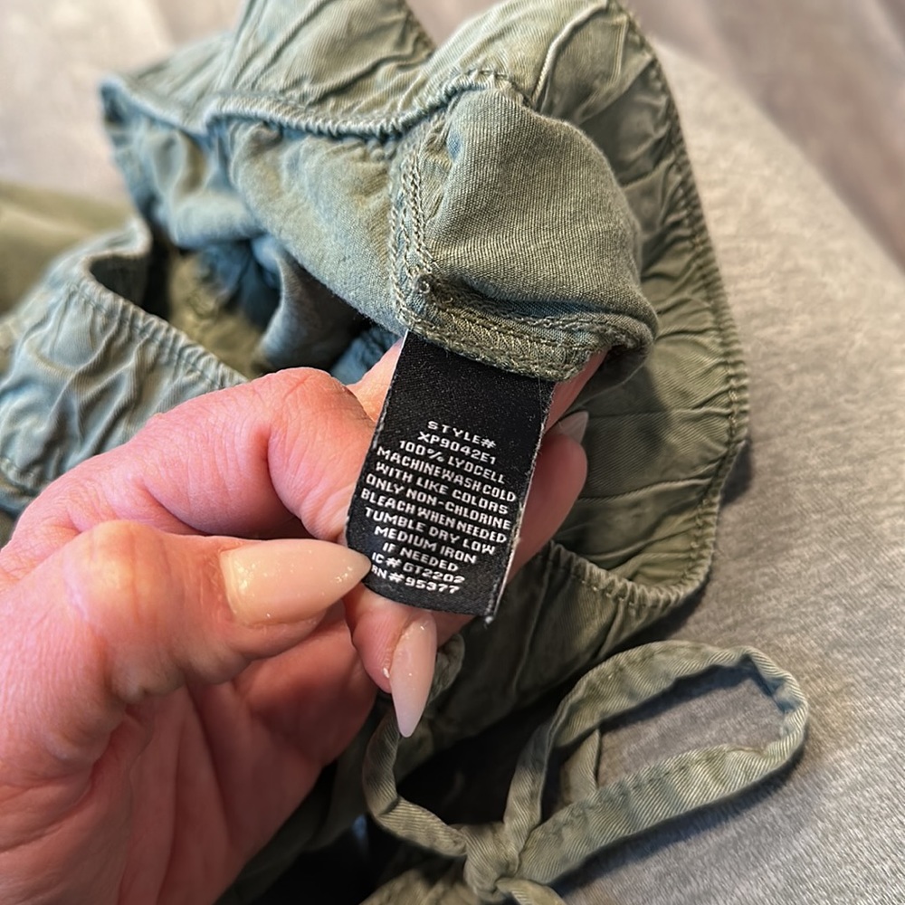 Sanctuary Khaki Jogger - Picture 12 of 12